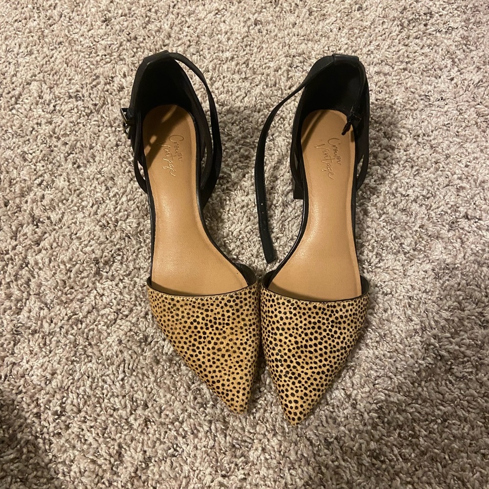 Crown Vintage Pointed Toe Heel